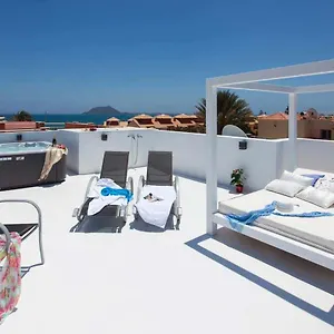 https://apartamentos-infinity.in-canary-islands.com